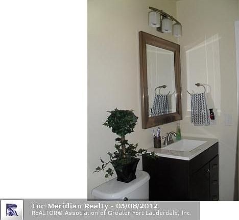 5th image of 221 NW 9th St