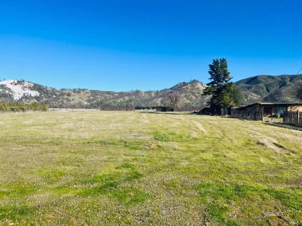 2312 River View Rd, Clearlake Oaks, CA 95423