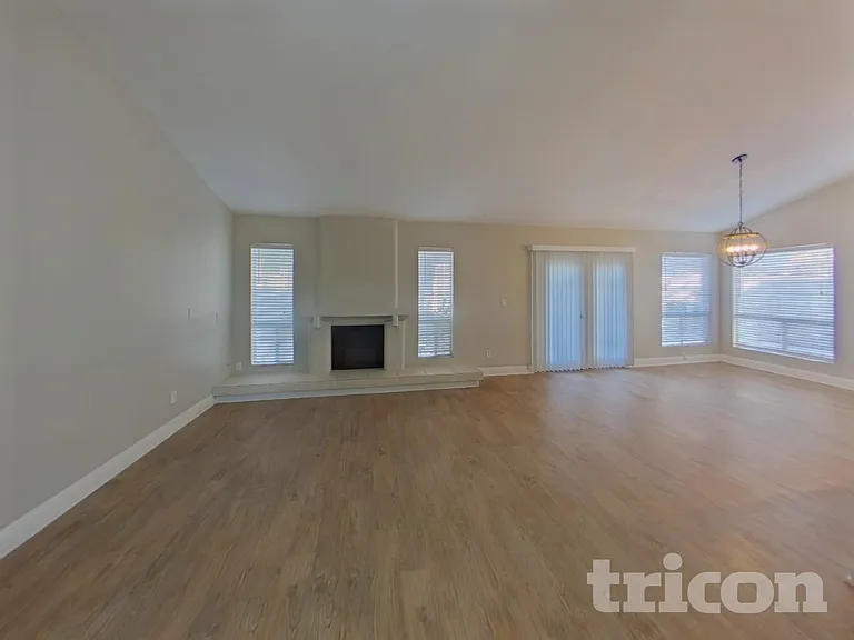 1500 N Markdale #10 — Photo 3