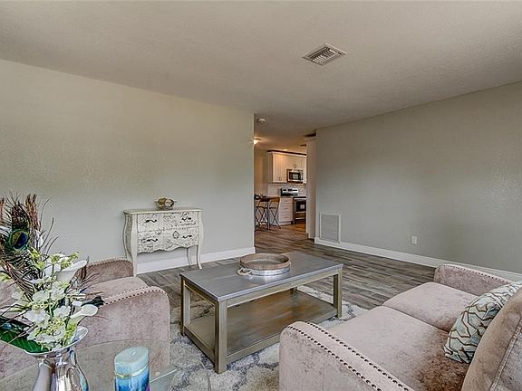 5th image of 620 74th Ave N