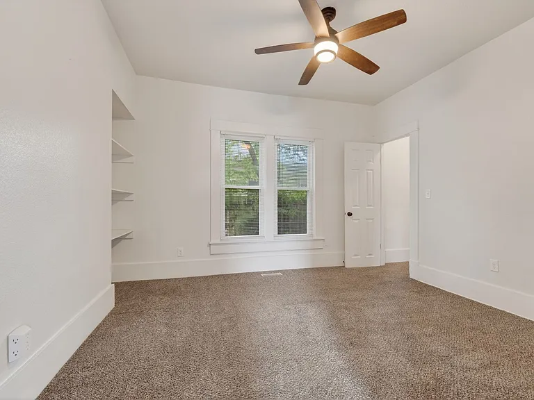 802 W McCormick St — Photo 8