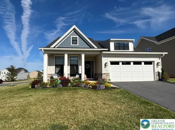 7022 Oak Ln E, Bath, PA 18014