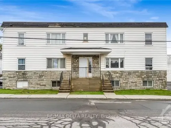 256 Hamilton St #1A, Hawkesbury, ON K6A 1Z1