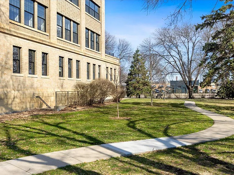 730 Stinson Blvd #221 — Photo 35