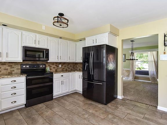 2nd image of 2571 Coblentz Dr