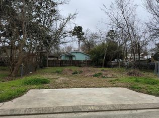 125 Bay Shore Dr, La Porte, TX 77571