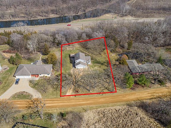 4th image of 616 Ridge Rd