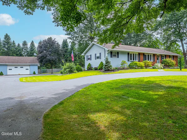 4 Marcel Road, Clifton Park, NY 12065