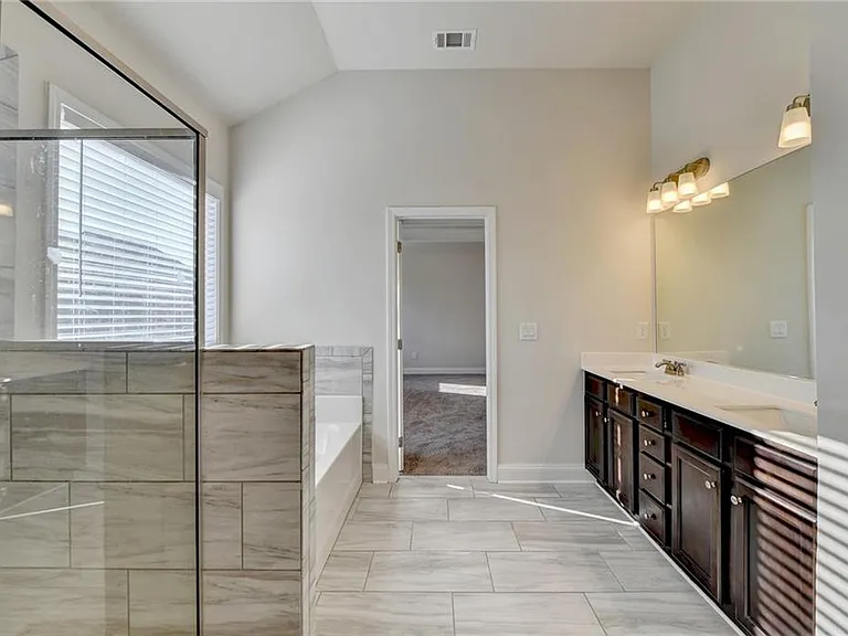 1622 Dover Creek Ln — Photo 43