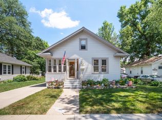 15 N Melrose Ave, Elgin, IL 60123