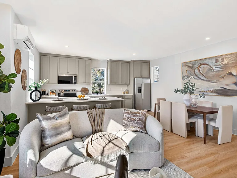 439 W 9th St #5 — Photo 10