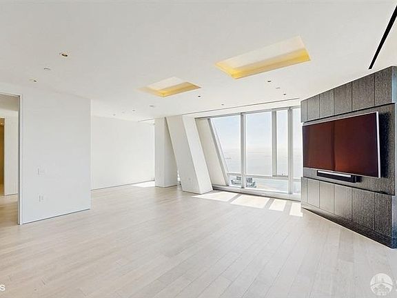 4th image of 181 Fremont St Unit 58D