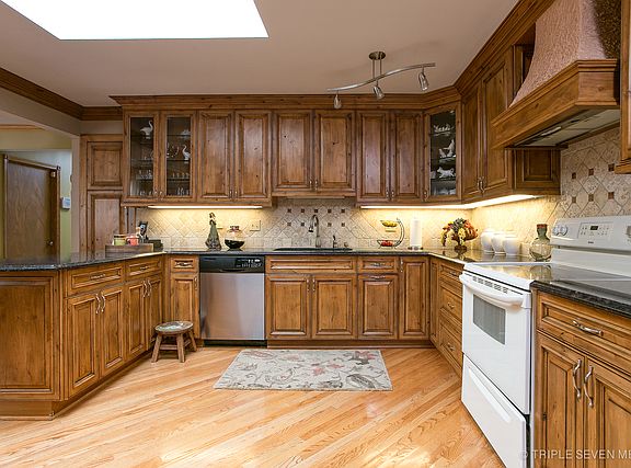 4th image of 13949 S Teakwood Dr