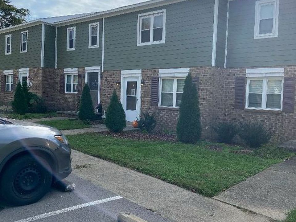 2nd image of 213 Wildwood Dr #213