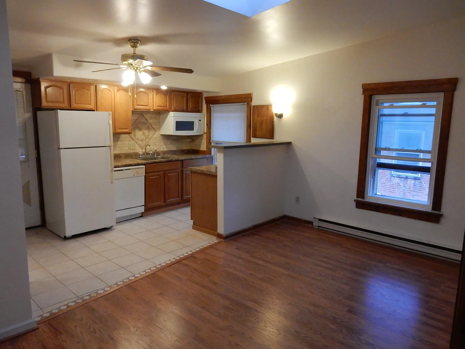 2 bed, 600 sqft, $1,200 — Photo 3