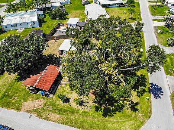 4th image of 509 N Domino Dr