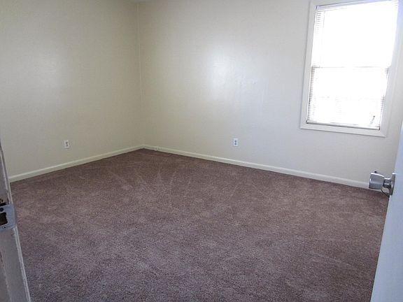 5th image of 610 Scott Dr