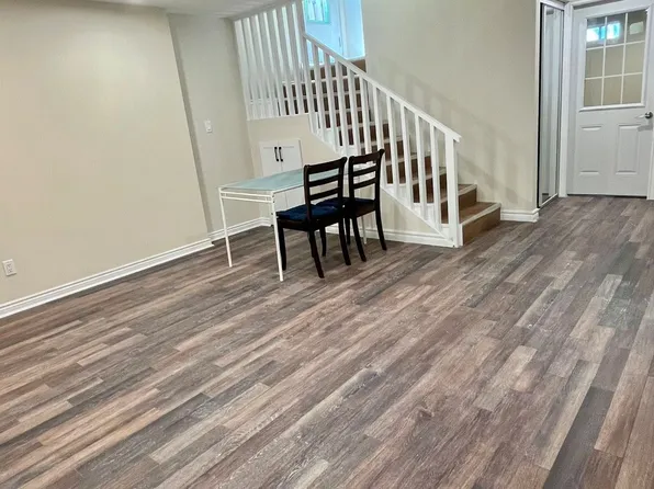 18 Walnut Grove Cres #Basement, Richmond Hill, ON L4S 1Y9