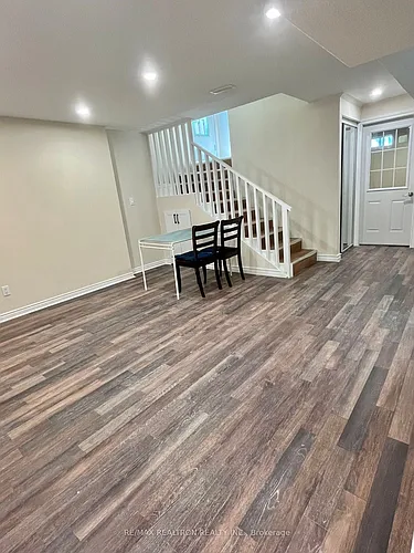18 Walnut Grove Cres #BASEMENT Photo 1 18 Walnut Grove Cres #BASEMENT Photo 1
