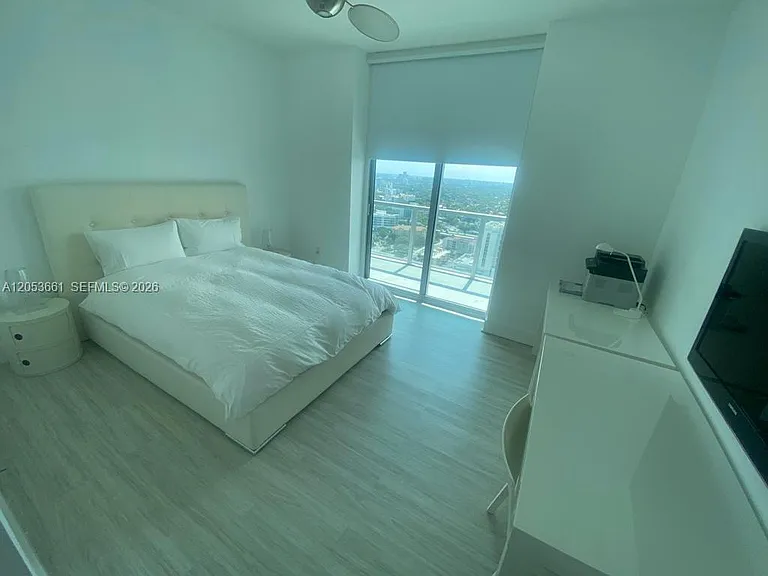 79 SW 12th St #3312 — Photo 5