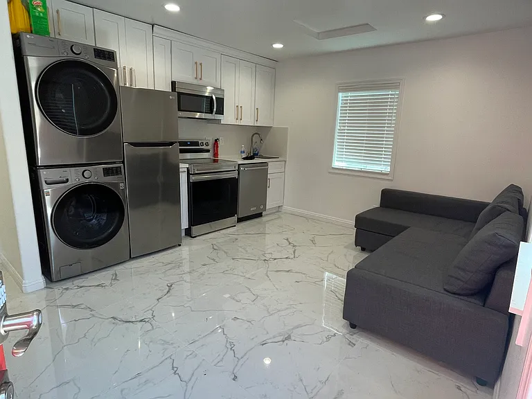 1521 W Cerritos Ave #C — Photo 8