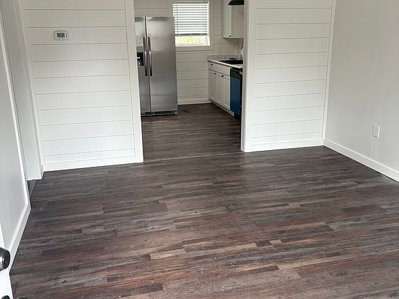 5th image of 1010 Avenue E SE #1013