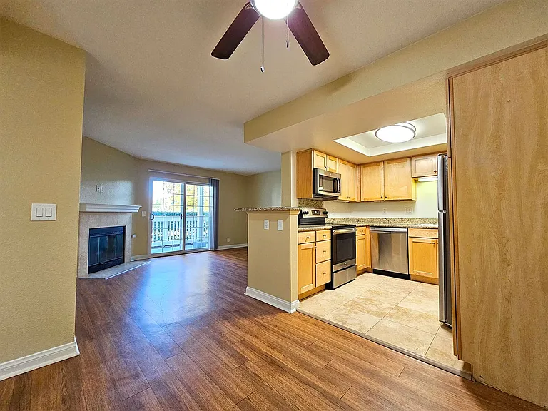 Citrus Court Apartments — Photo 71