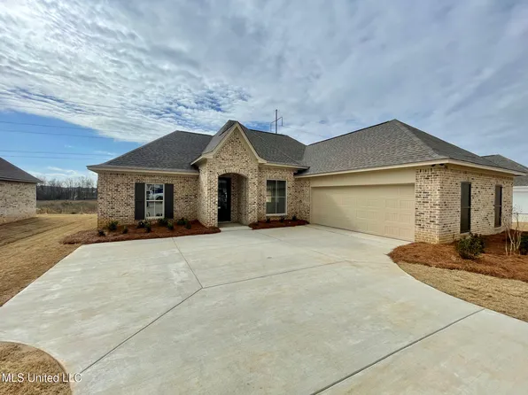 200 Azure Dr, Canton, MS 39046