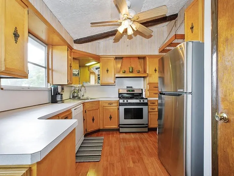 137 Lakeview Ave — Photo 11