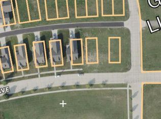 23814 Meadows Ave, Flat Rock, MI 48134