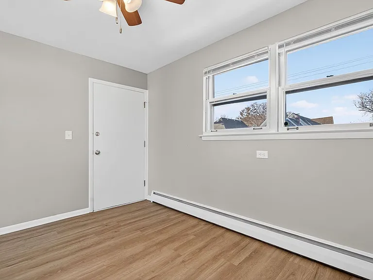 34-46 Kensington Apartments — Photo 22