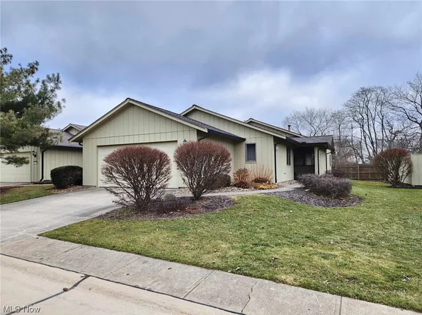 11401 Co Moor Blvd, Strongsville, OH 44149