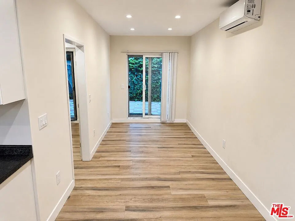 1 bed, 1.0 bath, 360 sqft, $1,950 — Photo 3