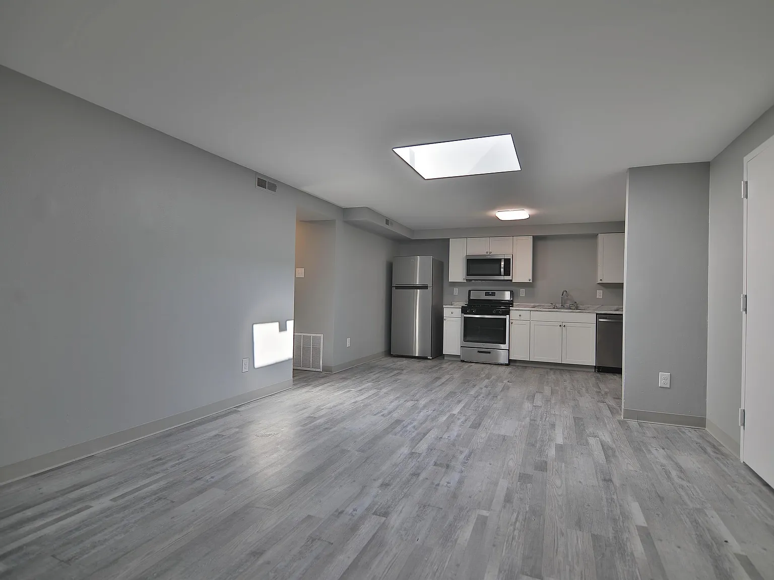 1100 Lincoln Hwy — Photo 3