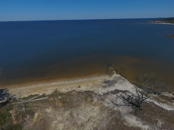 114 Pin Oak Ct, Beaufort, NC 28516