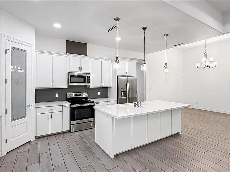 5106 Sebastian Dr — Photo 10