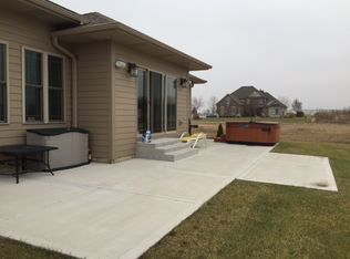 24437 W River Crossing Dr, Shorewood, IL 60404