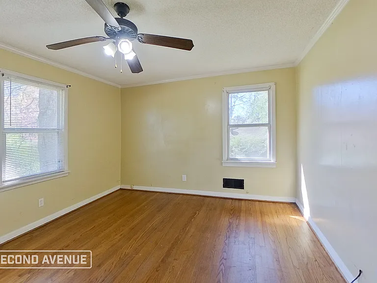 2328 3rd St NE — Photo 11
