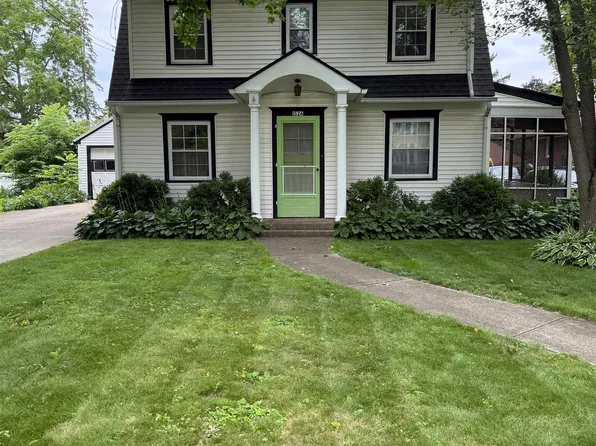1526 W Lincoln Blvd, Freeport, IL 61032