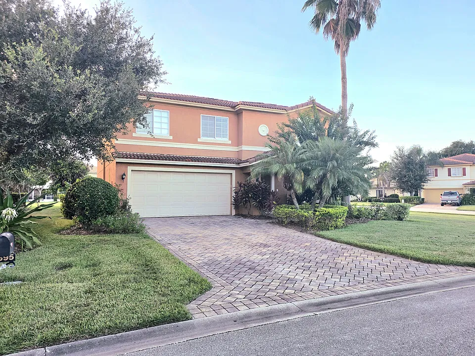 5595 45th Ave