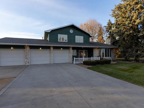 760 S Shore Dr, Hastings, NE 68901