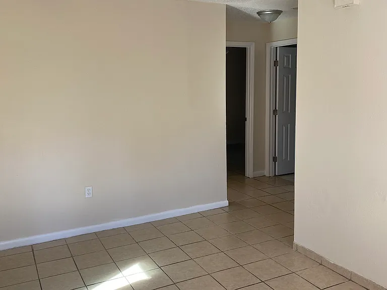 1060 State Road 60 E #2 — Photo 2
