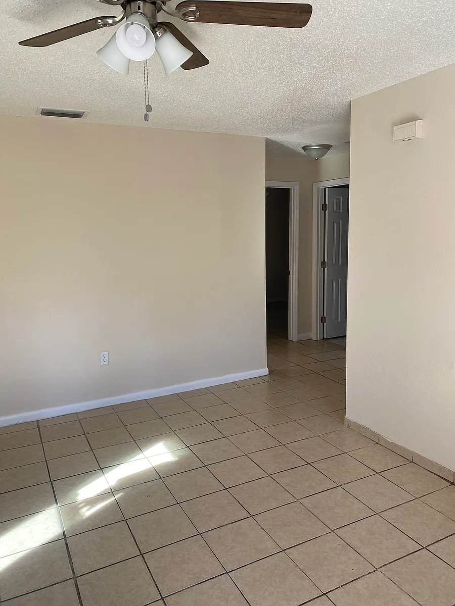 Building Photo - 1060 State Road 60 E #2