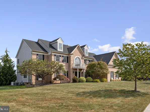 100 Tracey Cir, North Wales, PA 19454