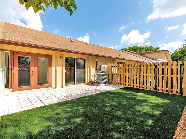 11061 NW 38th Pl — Photo 30