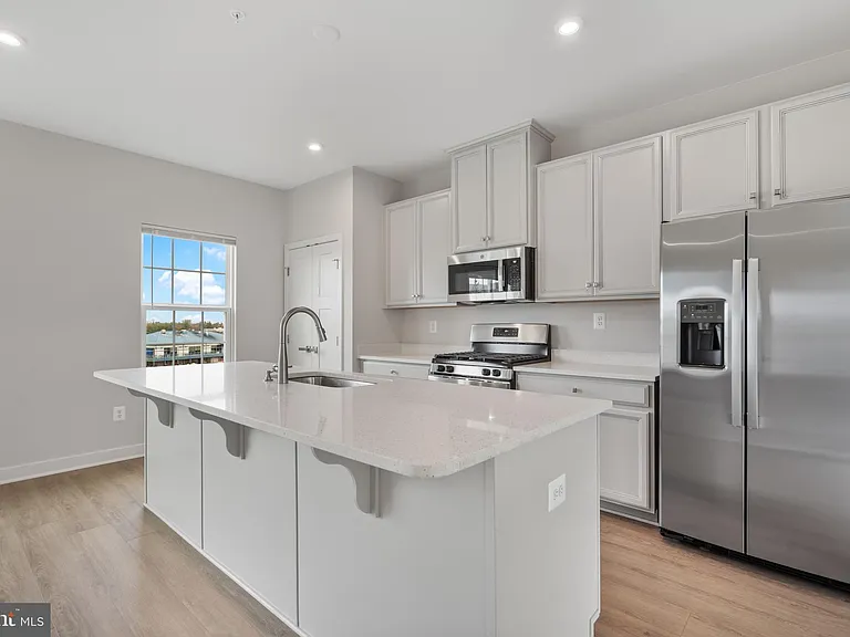 1505 Wilmer Park Ln — Photo 8