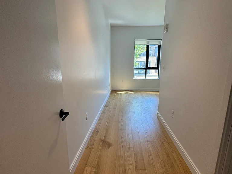 87 Gardner St — Photo 10