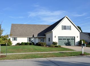 404 Winston Ct, Saint Joseph, IL 61873