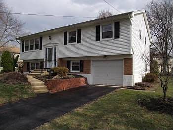 2nd image of 853 Stonehenge Rd