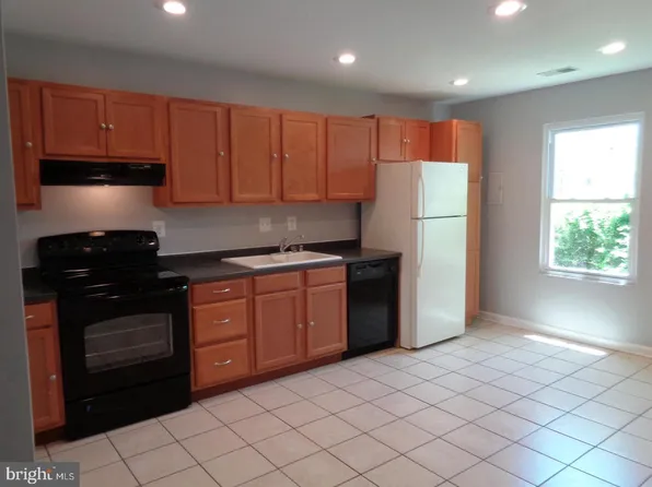 612 Kittendale Cir, Middle River, MD 21220